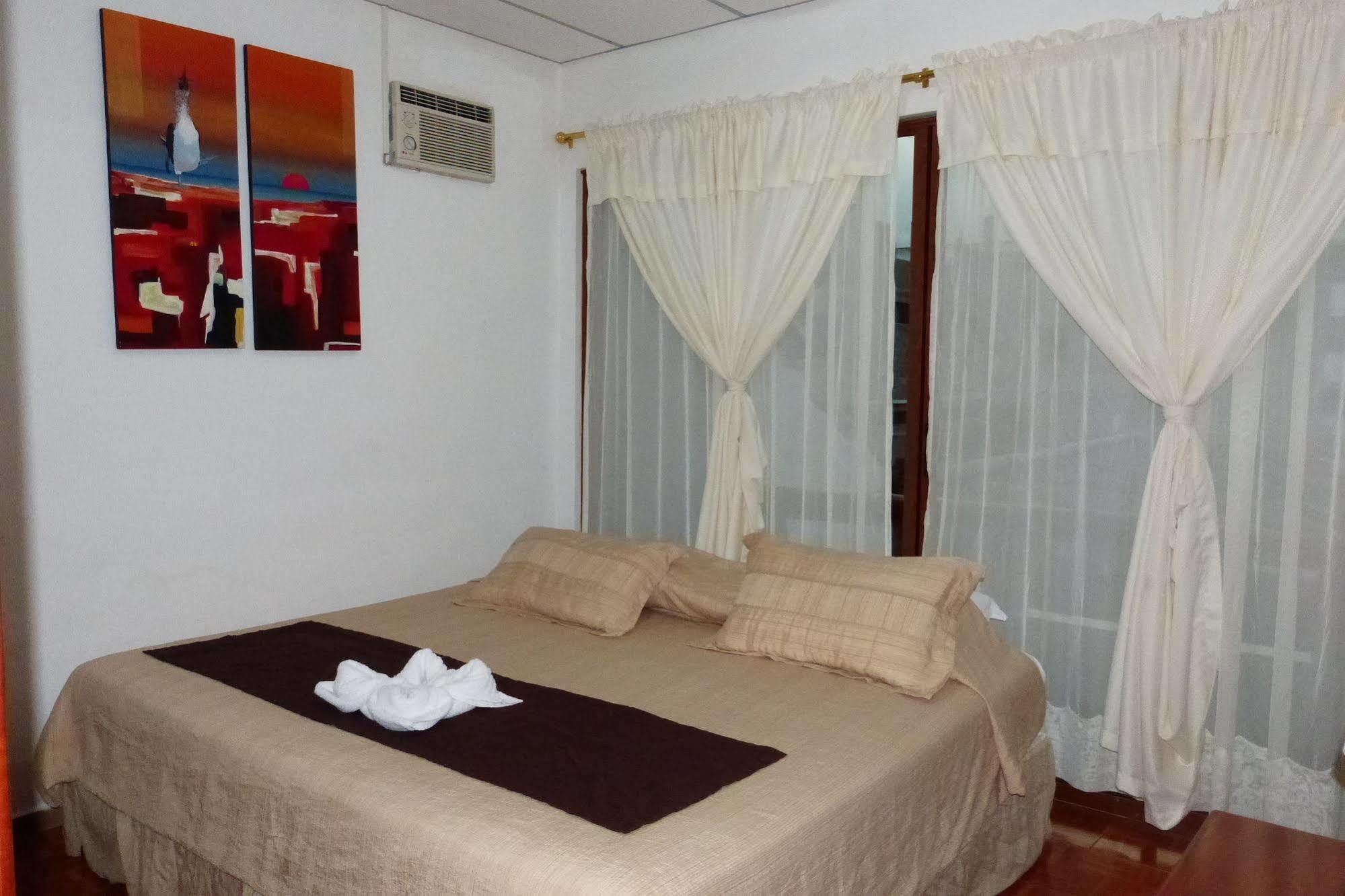 Galapagos Islands Hotel Puerto Ayora  Extérieur photo
