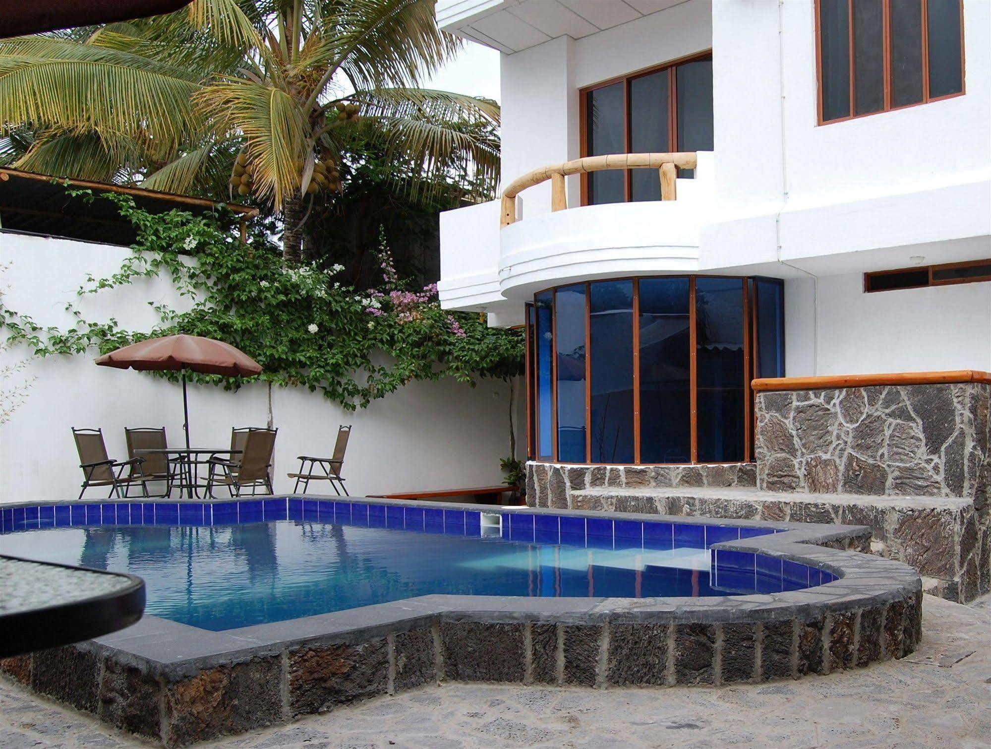 Galapagos Islands Hotel Puerto Ayora  Extérieur photo